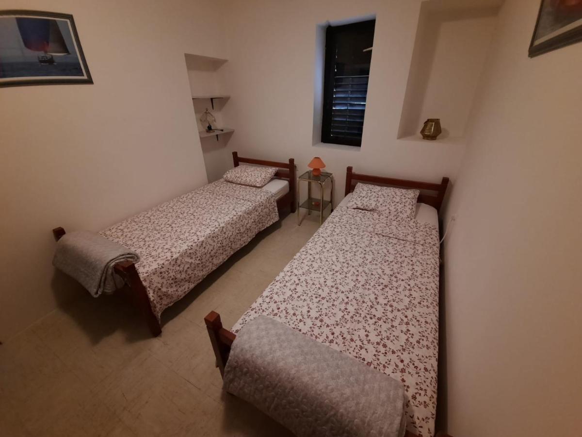 Apartment Baratula Murter Buitenkant foto