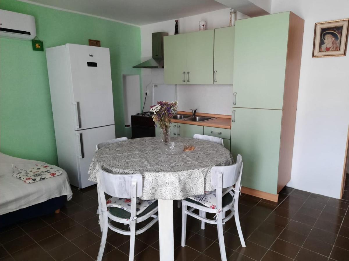 Apartment Baratula Murter Buitenkant foto